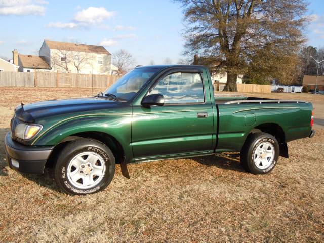 Toyota Tacoma ES 2.4L AUTO Pickup