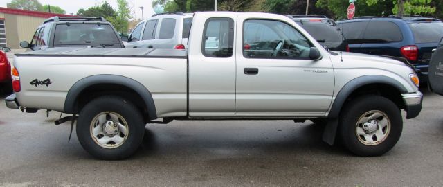 Toyota Tacoma AWD SL Pickup Truck