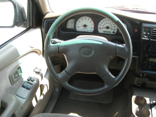 Toyota Tacoma 2001 photo 2