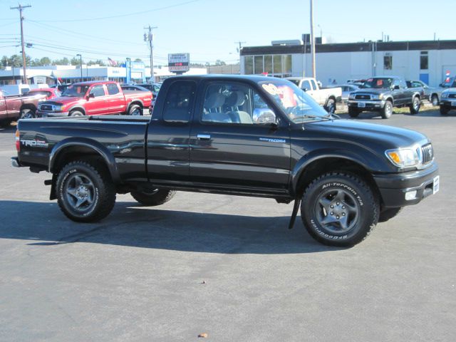 Toyota Tacoma 325i Chrome Wheels Pickup Truck