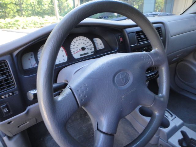 Toyota Tacoma 2002 photo 2