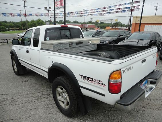 Toyota Tacoma 2003 photo 2