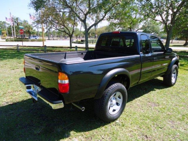 Toyota Tacoma 2003 photo 24