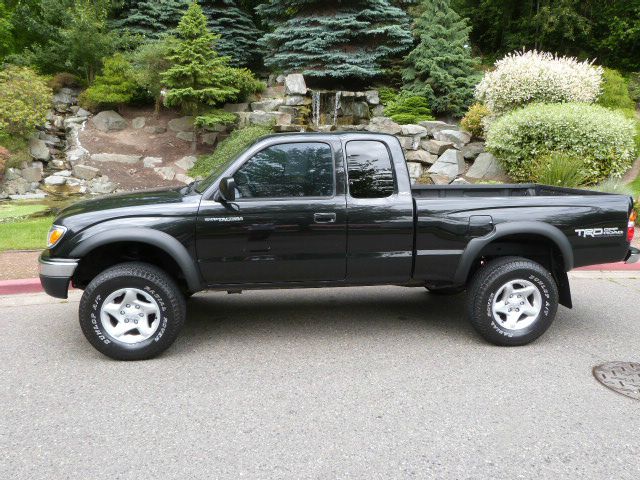 Toyota Tacoma LT Pickup 4D 6 1/2 Ft Pickup Truck