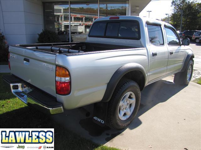 Toyota Tacoma 2003 photo 2