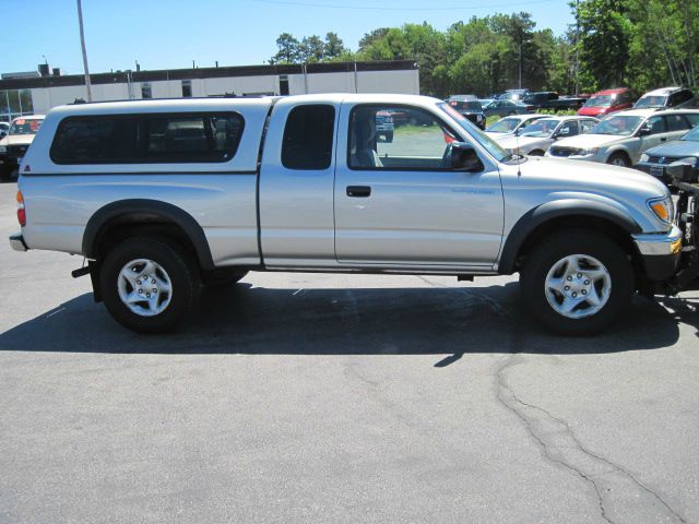 Toyota Tacoma LT Pickup 4D 6 1/2 Ft Pickup Truck