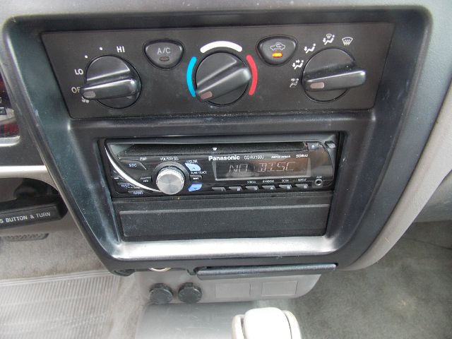 Toyota Tacoma 2003 photo 13