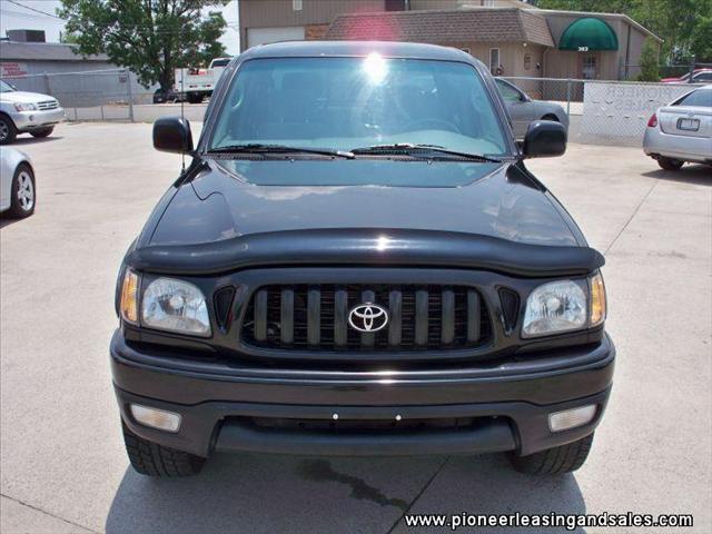 Toyota Tacoma 2004 photo 2