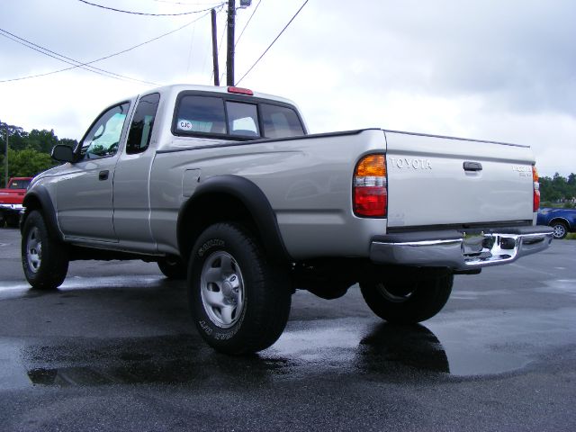 Toyota Tacoma 2004 photo 2