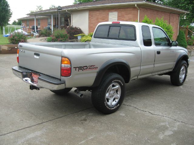 Toyota Tacoma 2004 photo 28