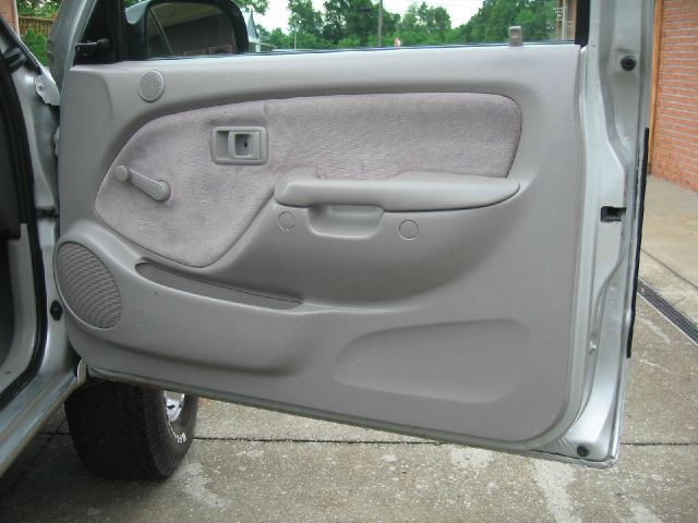 Toyota Tacoma 2004 photo 3