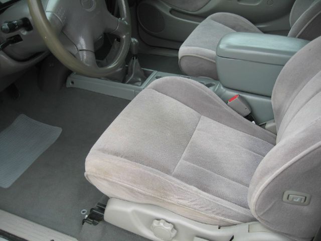 Toyota Tacoma 2004 photo 35