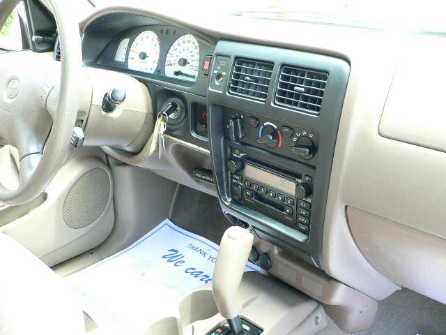 Toyota Tacoma 2004 photo 2