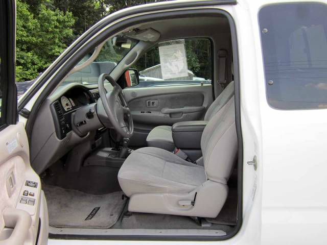 Toyota Tacoma 2004 photo 7