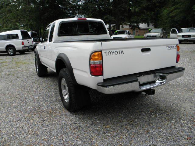 Toyota Tacoma 2004 photo 2