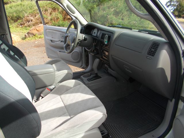 Toyota Tacoma 2004 photo 2