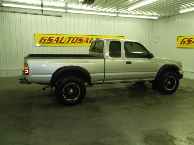 Toyota Tacoma 2004 photo 2