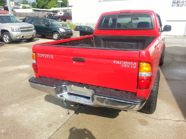 Toyota Tacoma LT Pickup 4D 6 1/2 Ft Pickup Truck