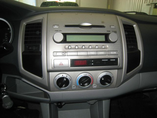 Toyota Tacoma 2005 photo 2