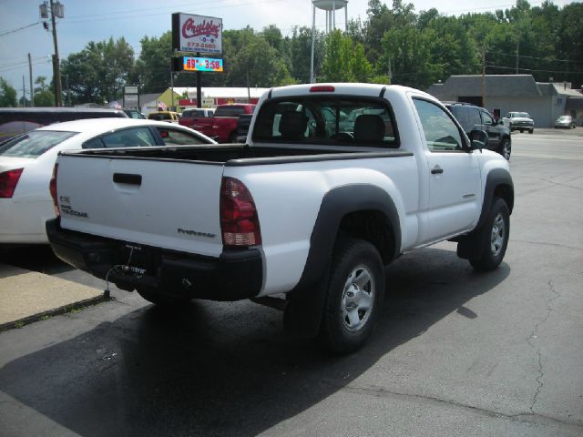 Toyota Tacoma 2005 photo 2