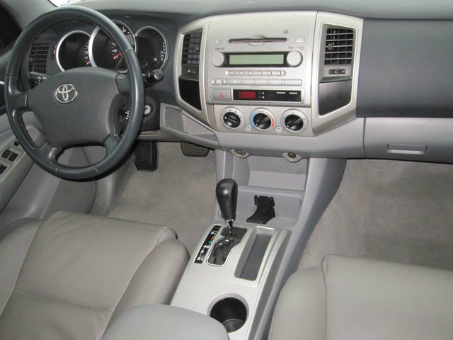 Toyota Tacoma 2005 photo 13