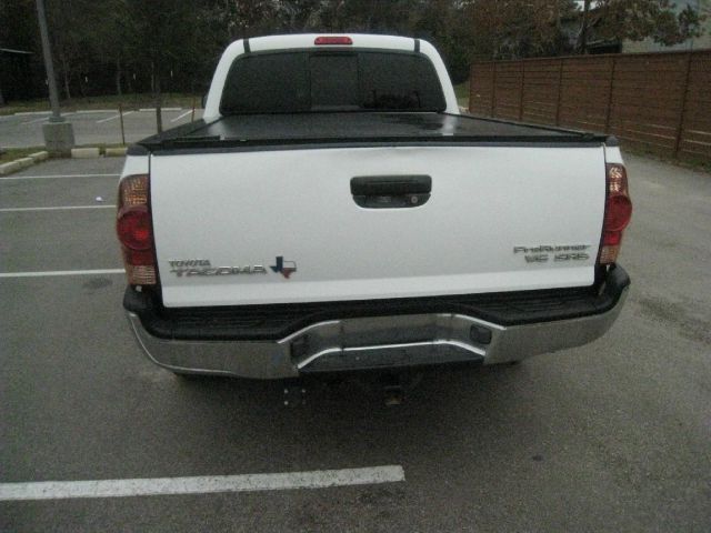 Toyota Tacoma 2005 photo 2