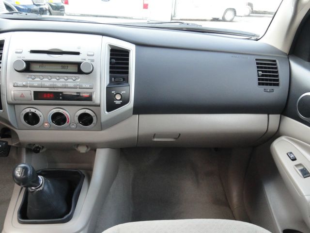 Toyota Tacoma 2005 photo 13