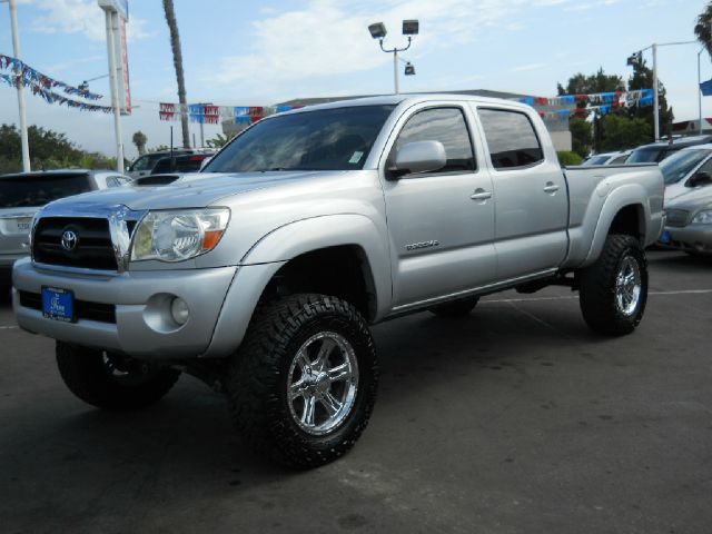 Toyota Tacoma 2005 photo 2