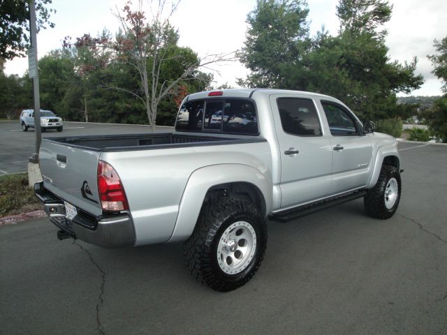 Toyota Tacoma 2005 photo 2