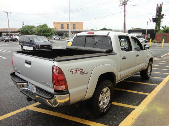 Toyota Tacoma 2006 photo 2