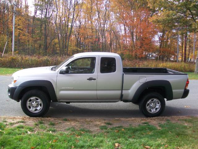 Toyota Tacoma Base Pickup