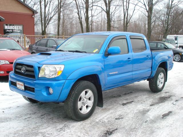 Toyota Tacoma Base Pickup