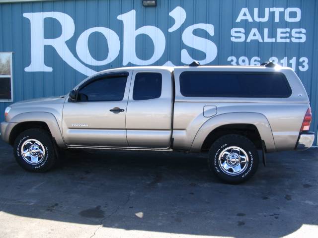 Toyota Tacoma 4WD Reg Cab 133.0 SLE1 Pickup