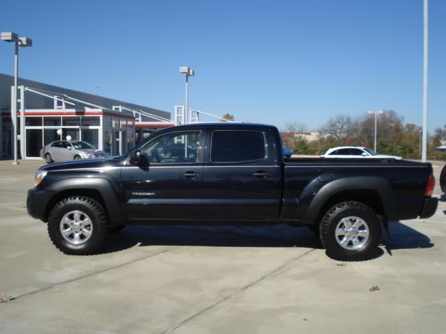 Toyota Tacoma XLT 2WD Pickup