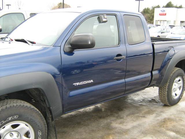 Toyota Tacoma Base Pickup