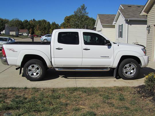 Toyota Tacoma 2500 HD SLT Pickup