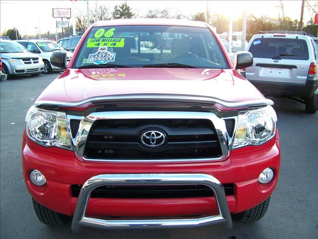 Toyota Tacoma LT 4x4 Extended Cab Pickup