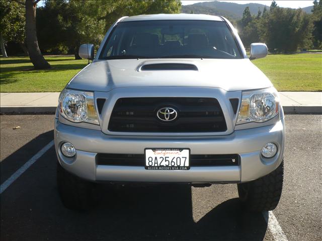 Toyota Tacoma XLT 2WD Pickup