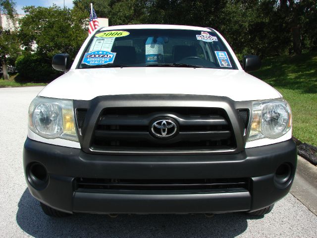 Toyota Tacoma ES 2.4L AUTO Pickup Truck