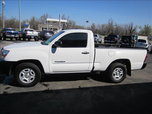 Toyota Tacoma Base Pickup