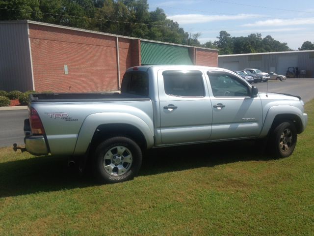 Toyota Tacoma Ext Cab - 4x4 LT At Brookv Pickup Truck