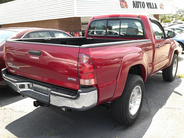 Toyota Tacoma 4WD 4dr AT Pickup Truck