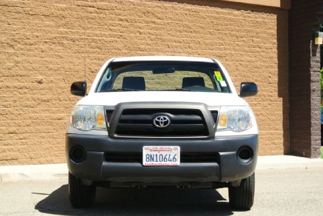 Toyota Tacoma ES 2.4L AUTO Pickup Truck