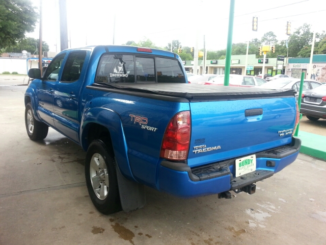 Toyota Tacoma XLT 2WD Pickup Truck