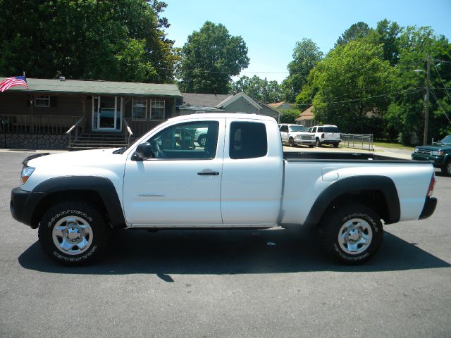 Toyota Tacoma Ext Cab - 4x4 LT At Brookv Pickup Truck