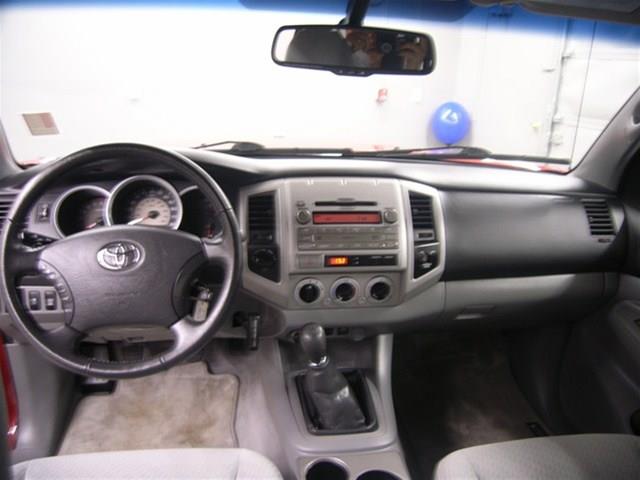 Toyota Tacoma 2010 photo 10