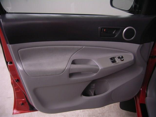 Toyota Tacoma 2010 photo 12