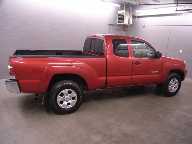 Toyota Tacoma 2010 photo 2