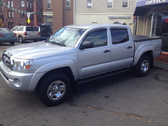 Toyota Tacoma 2010 photo 2