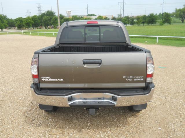 Toyota Tacoma 2010 photo 2